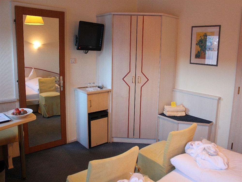Hotel Loewenhof Бресаноне Екстериор снимка