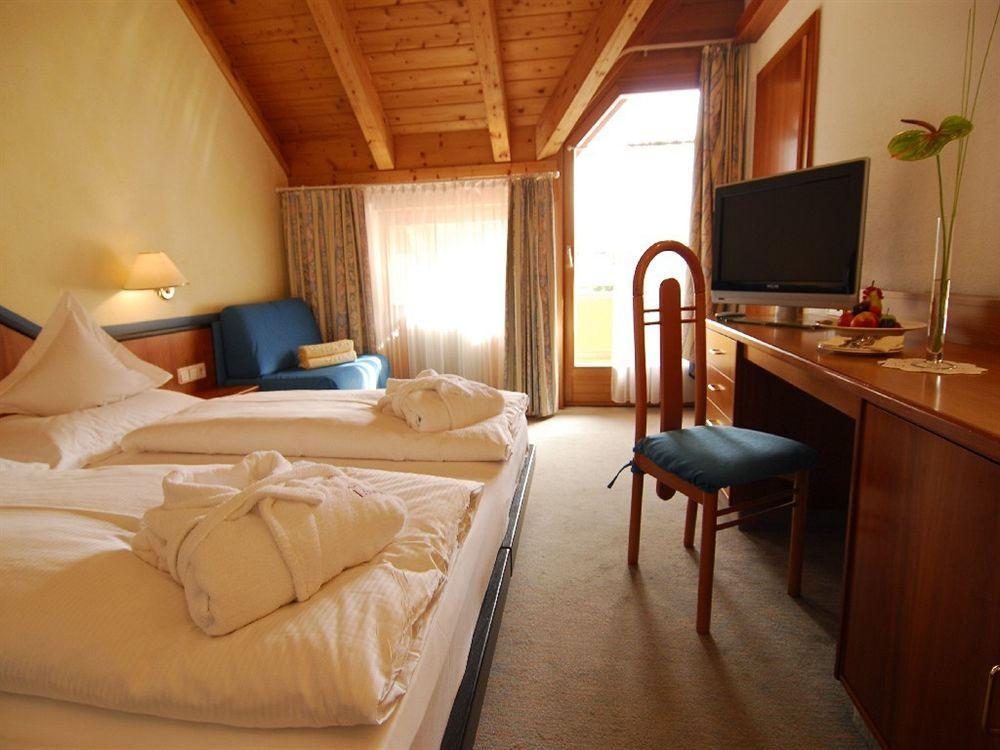 Hotel Loewenhof Бресаноне Екстериор снимка
